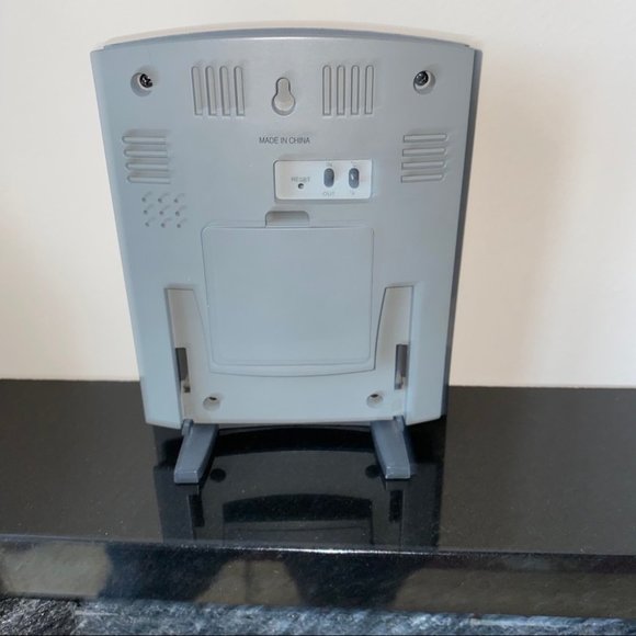 Brookstone Weather Static Clock w Date Temperature - Picture 4 of 4